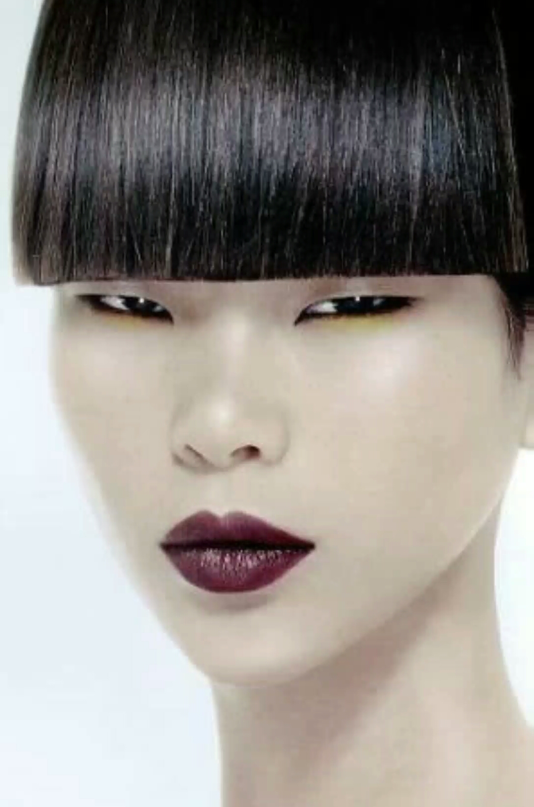 中国第一丑模:从小眼雀斑丑女,成为中国第一位国际超模