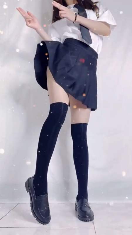 jk制服#听说你们都想看蹦裙子?-全民小视频