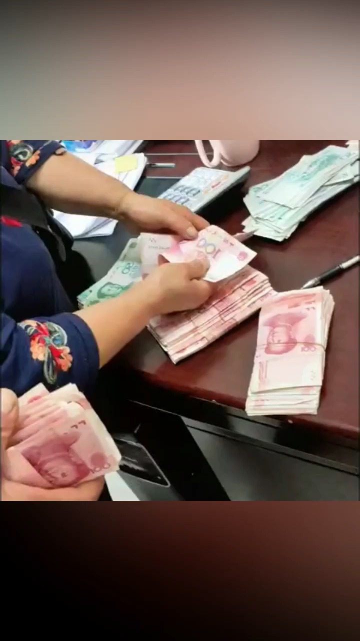 第一次数钱数到手抽筋,这客户太牛逼了,直接现金全款