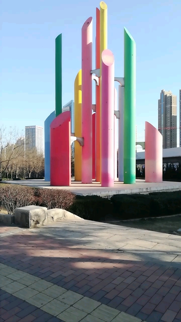 大连开发区七彩柱广场