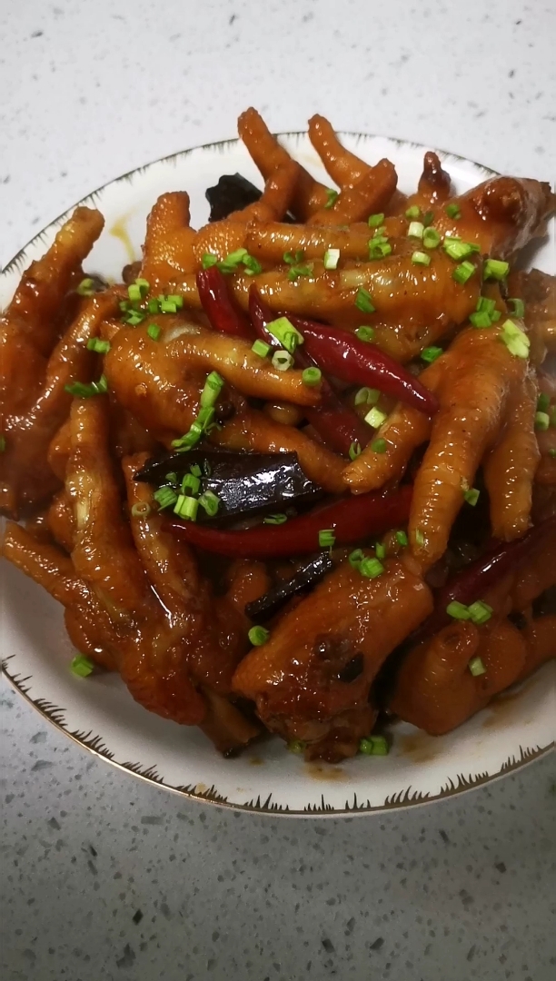 压锅鸡爪,超级软烂好吃.稍后发教程!