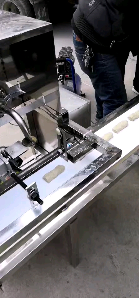 自动分块机分出来的面筋块,分8-90克左右,1小时分3000-4000误差1-2