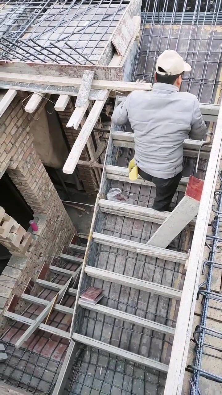 老师傅手艺就是好,这楼梯做得很漂亮