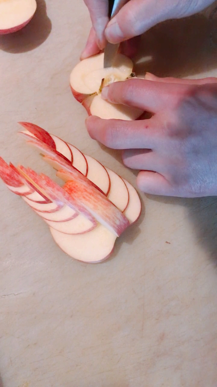 这是高手#苹果这样摆盘也漂亮