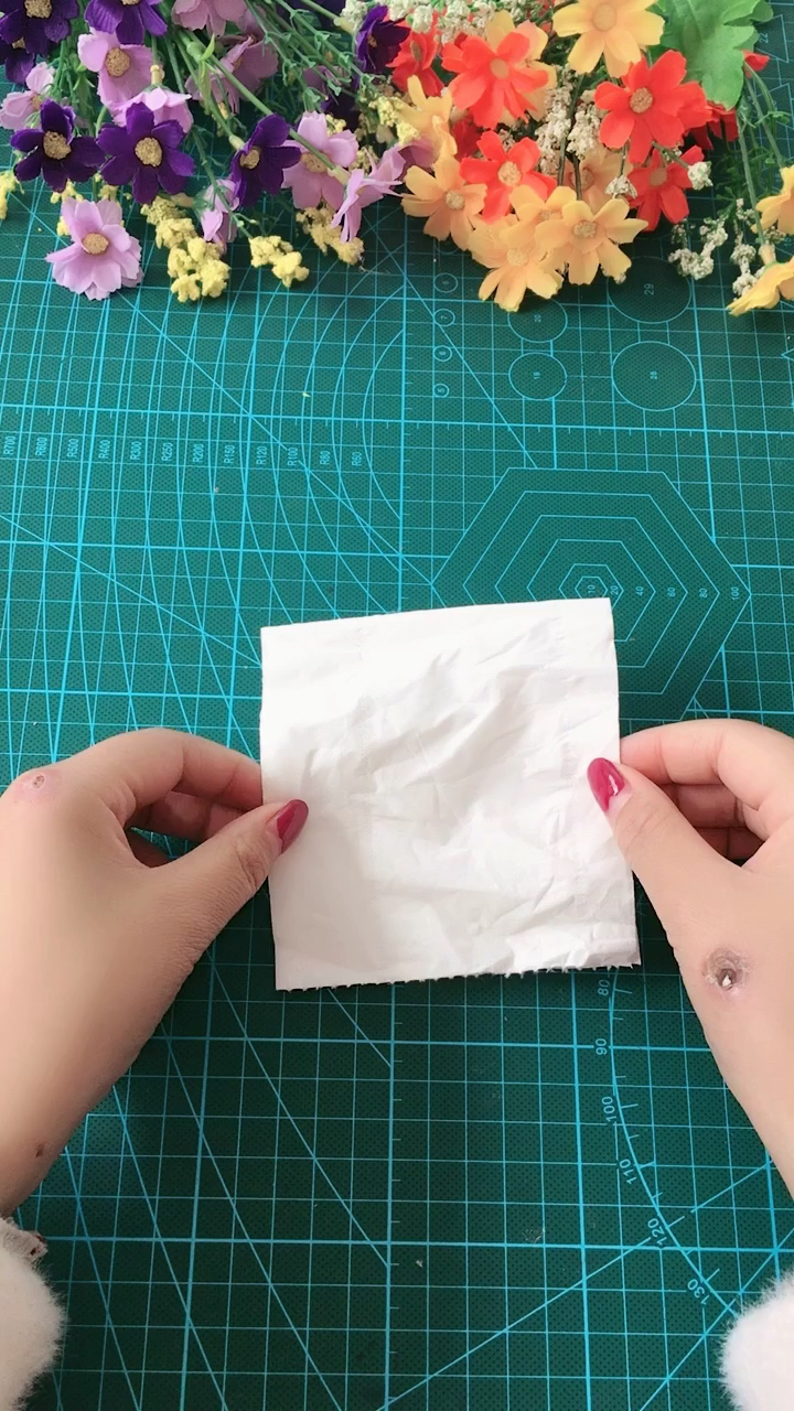 纸巾变魔术