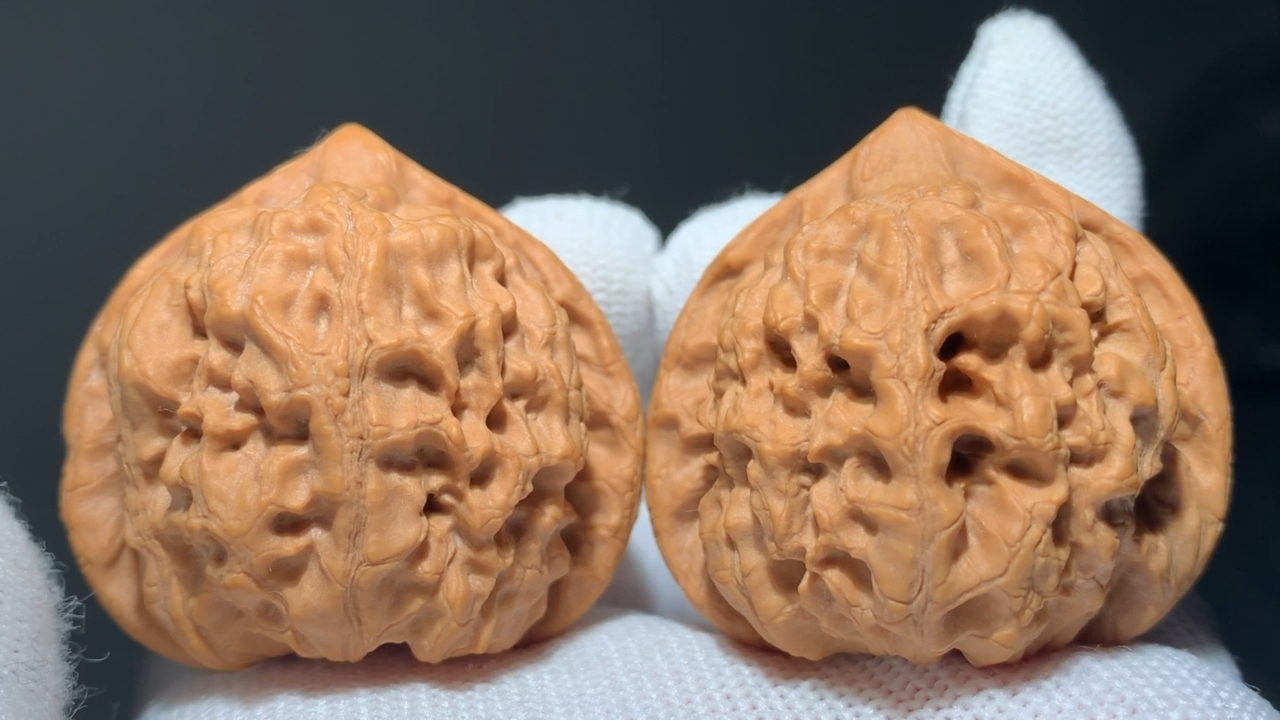 文玩核桃#43精配寿桃,寓意最好的核桃,也叫秤砣.