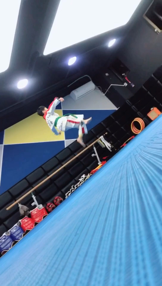 全网最帅腾空前踢!