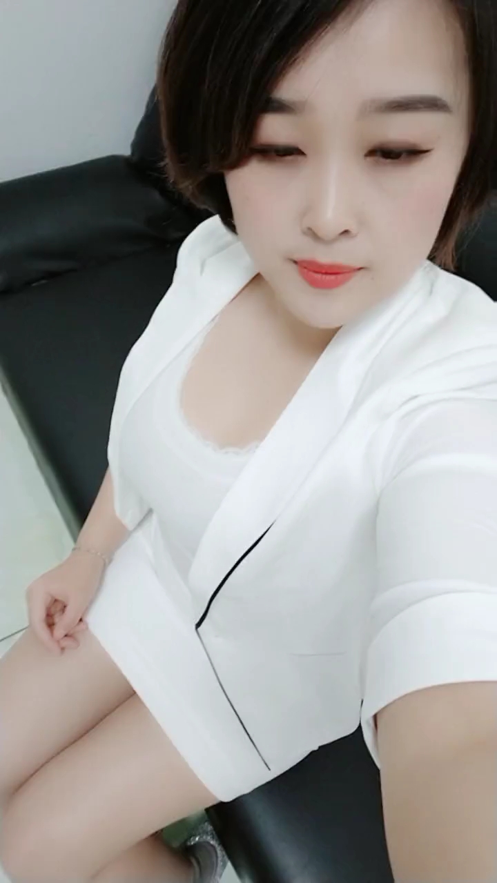 最美笑容征集#胖胖的老阿姨还愿意看吗?