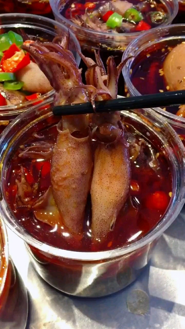 香辣满籽乌一罐500克有一次能吃一罐的朋友吗?