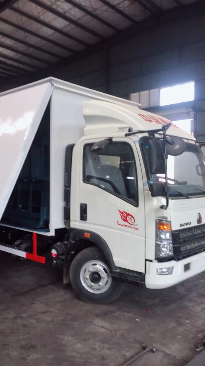 重汽豪沃舞台车