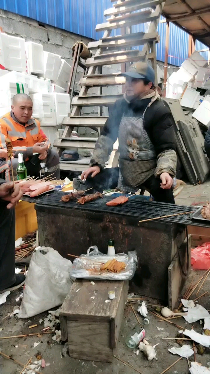 地摊烧烤