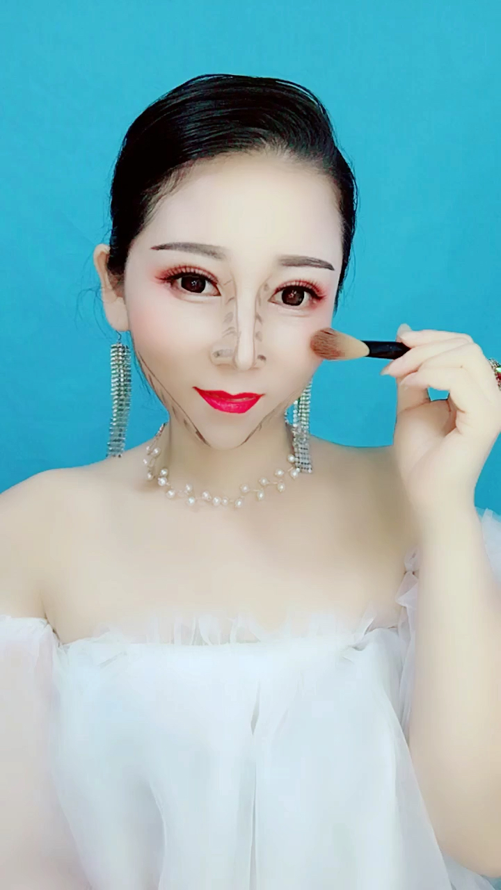 我是造型师#想要v字脸这么修容