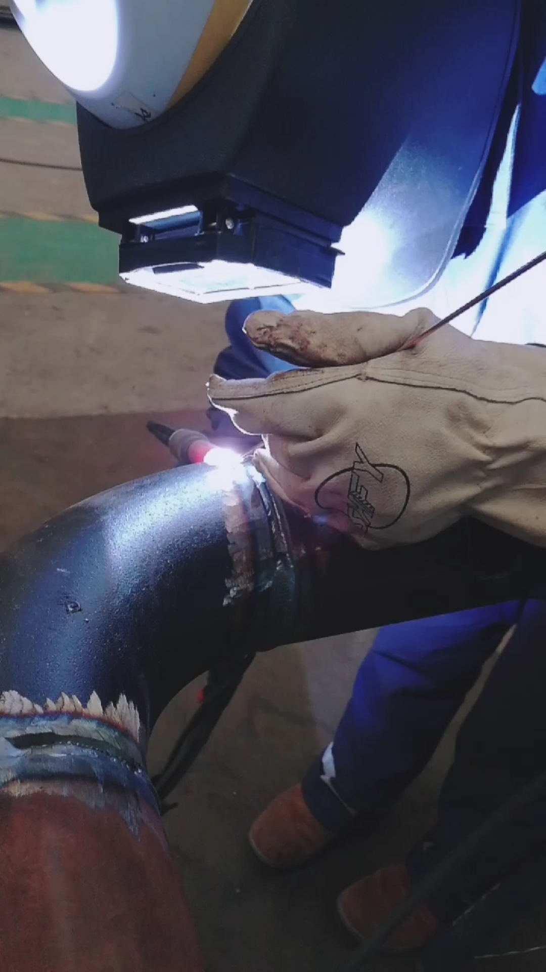 电焊工#氩弧焊接,碳钢管道,焊把摇起来!