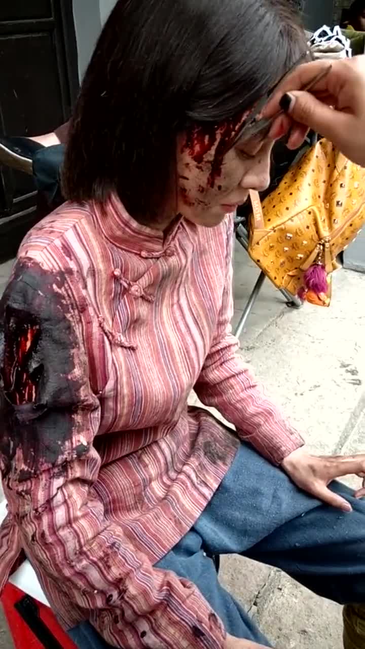 战争片受伤特效妆