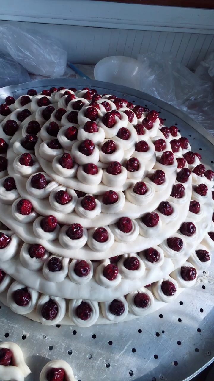 200多元的大花糕,也不知道是给谁做的,咱也不敢问,咱也不敢说