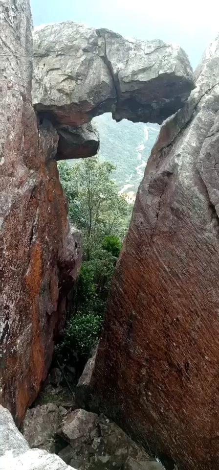 华山之行,仙人桥,此桥之说,只有心正之人才能越过!有机会你也来试试.