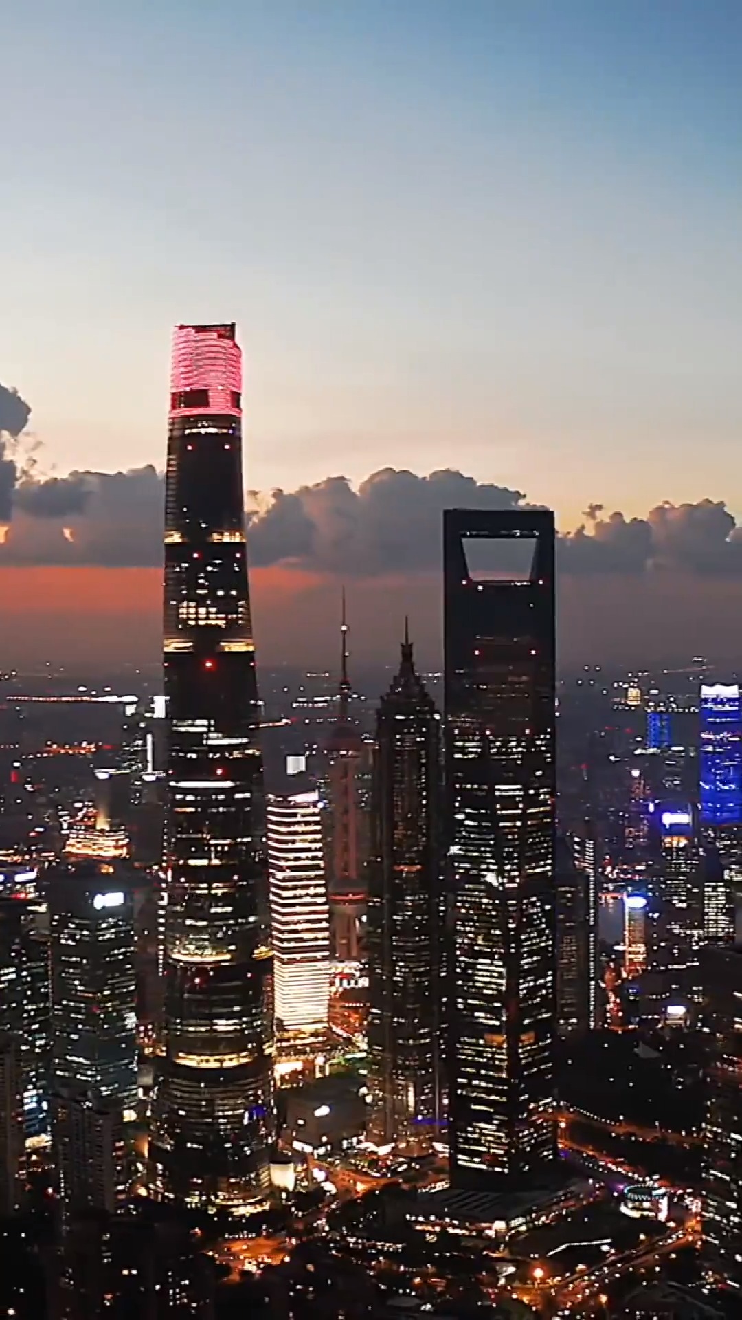 航拍#魔都四件套,组成了国内最高的内透景观内透夜上海航拍