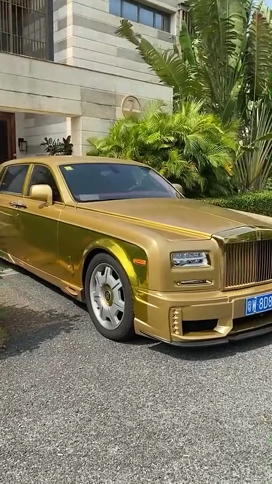 黄金打造的豪车图片