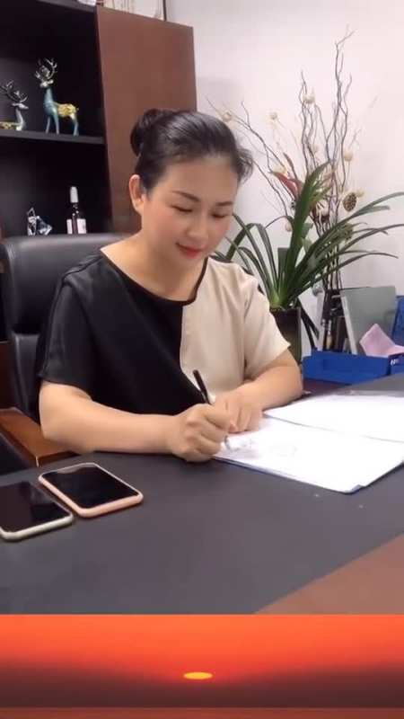 我要上热门40岁单身女老板广东开厂从来不骂员工不会我教不为难任何在