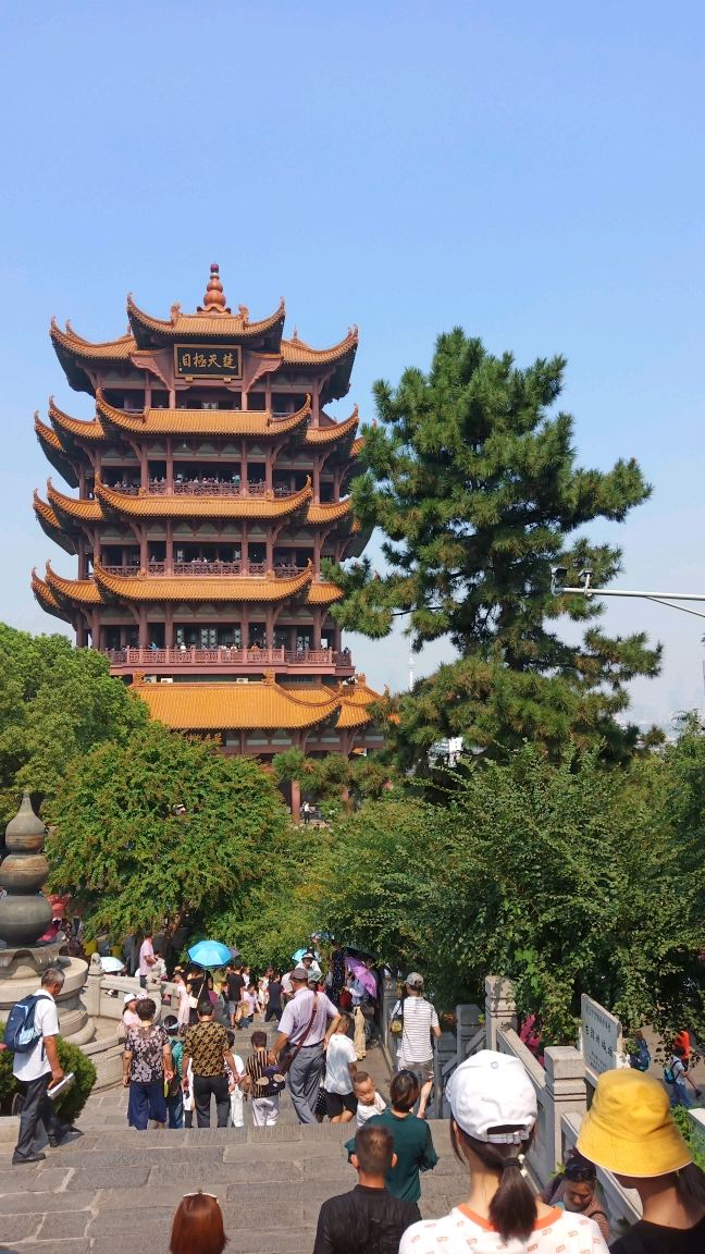 镜头里的秋天#李白曾登临并题诗的黄鹤楼.