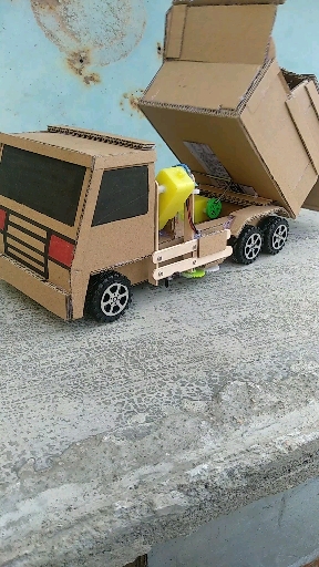 手工制作#这个垃圾车太高科技了-度小视