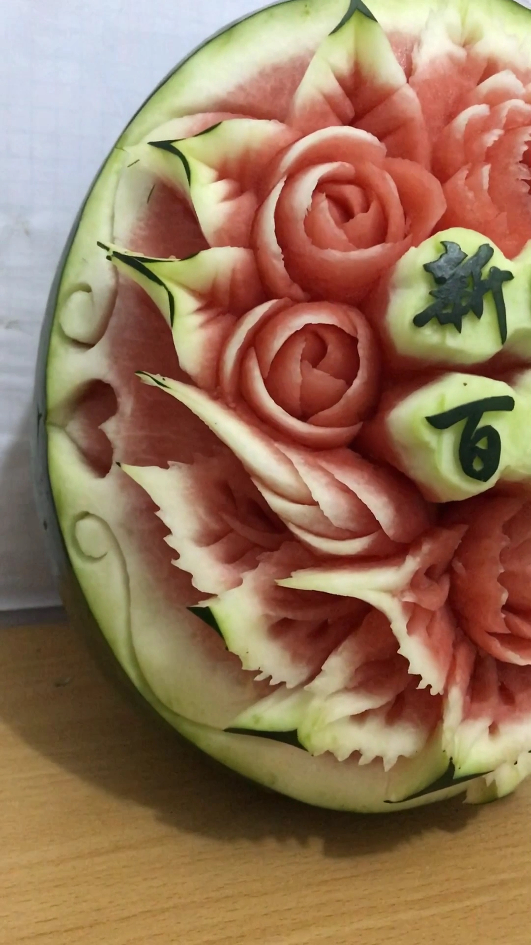 送小姨子的西瓜雕刻作品,不知道她会喜欢吗?