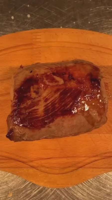 夏多布里昂菲力最中央的一截一头牛大约只有不到1公斤算是极品菲力
