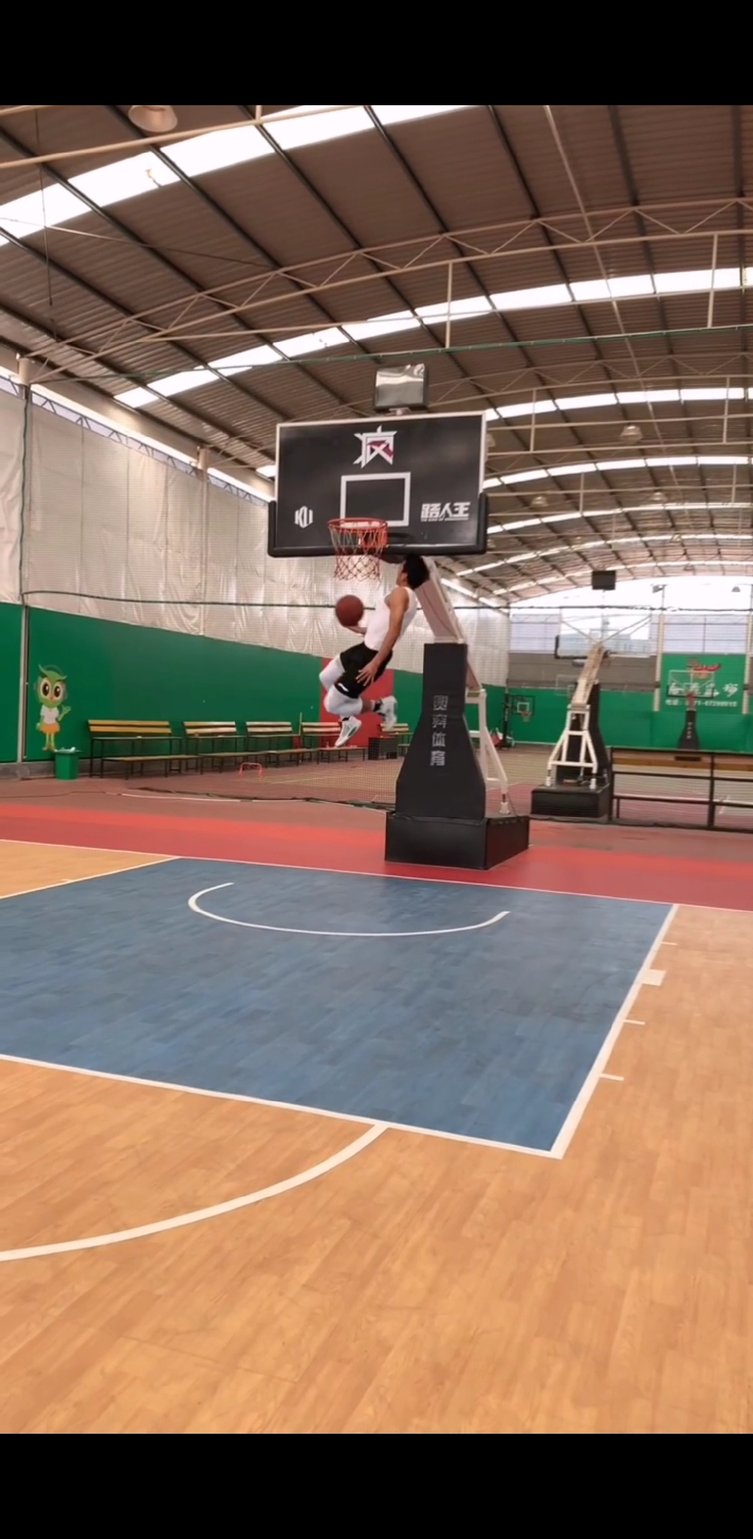 扣篮#陈登星vs矣进宏,谁是你心中的最强民间扣将?-度小视