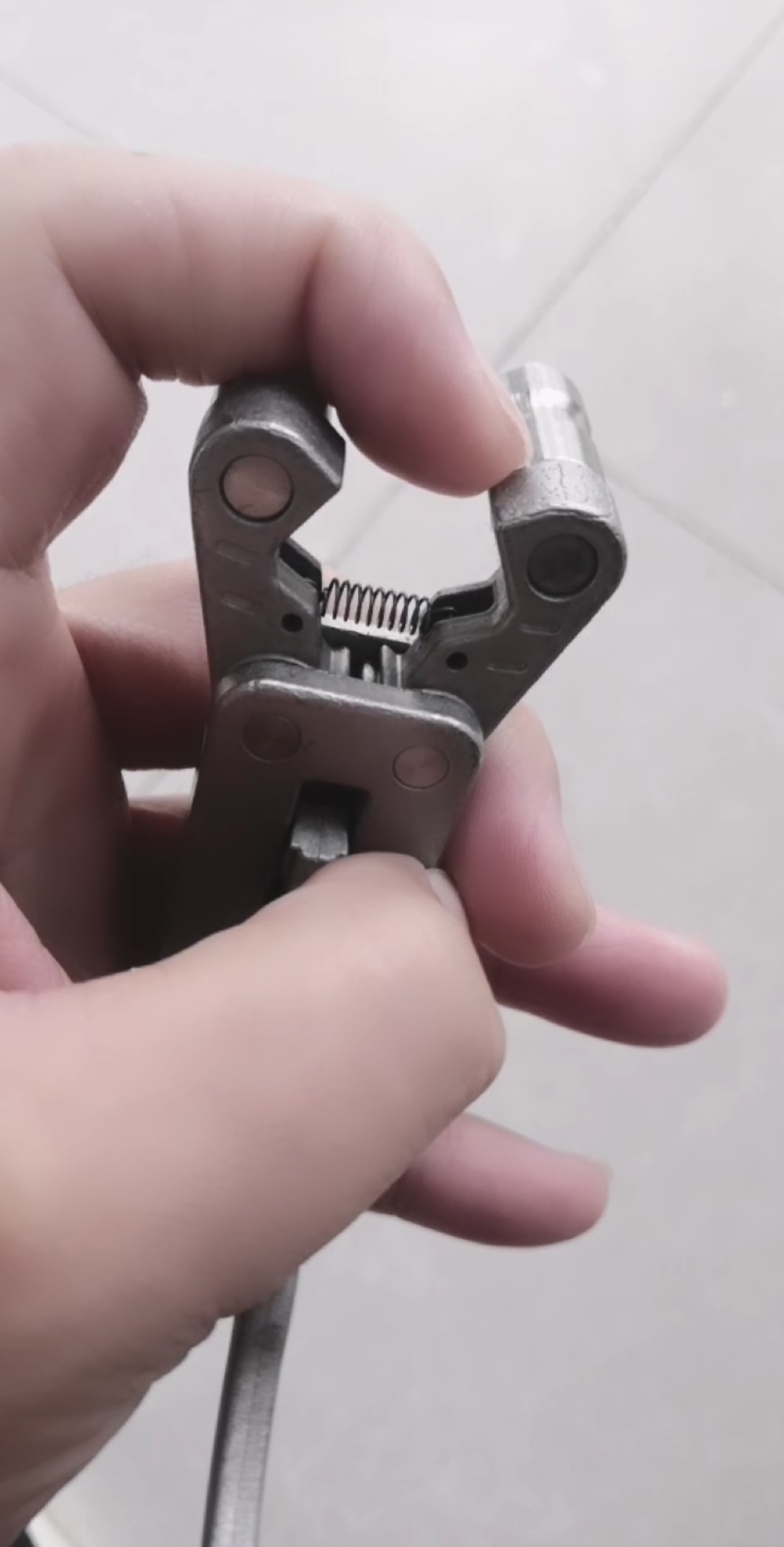 齿轮联动撒放器,如何保养,和使用,喜欢的关注我.