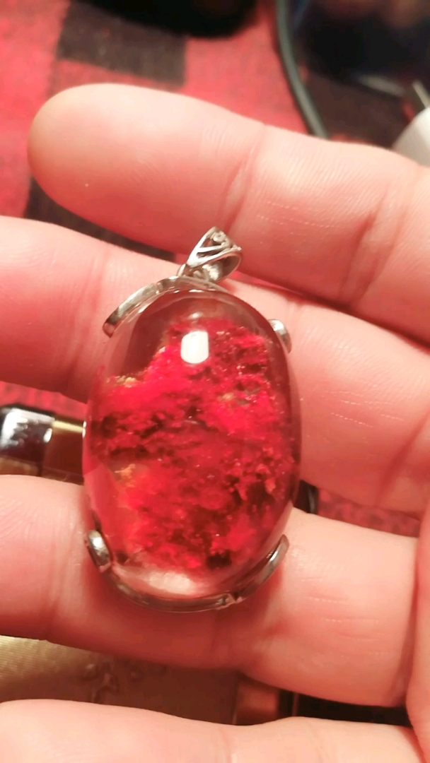 红宝石水晶幽灵挂件.