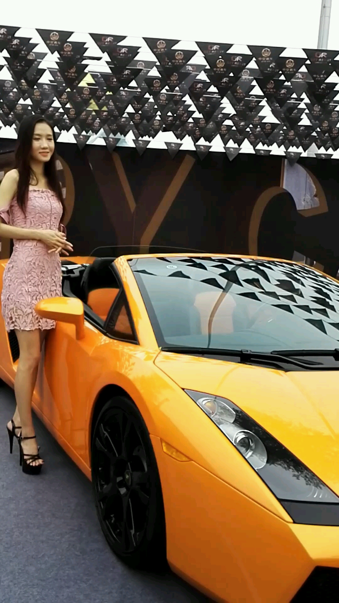 走!去兜风#香车美女是多少人的梦,,加油送给努力的我们.