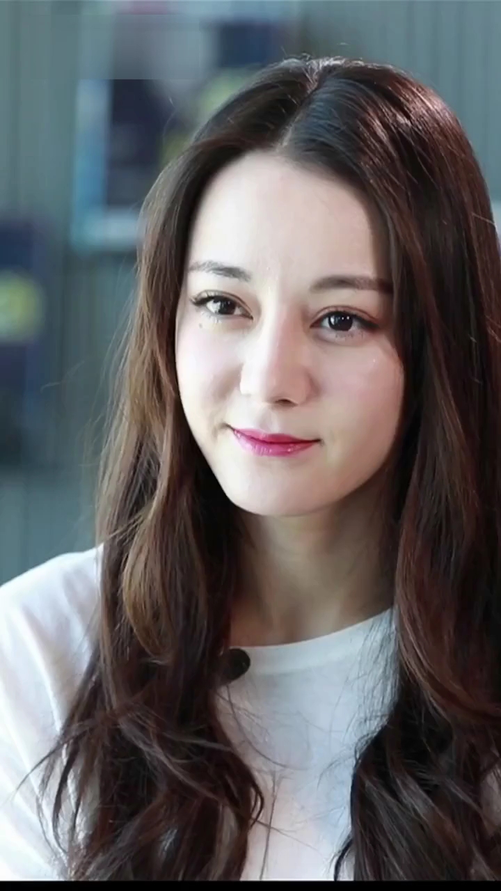 有一种微笑叫热巴!笑容都快溢出屏幕啦!