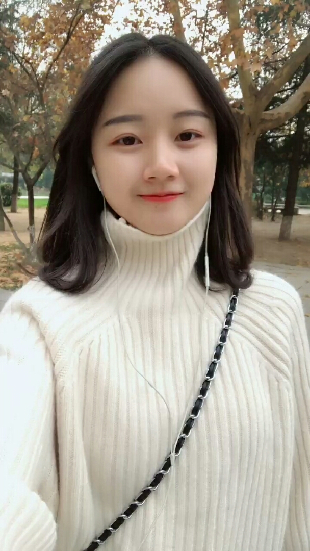 屏幕前的女孩子,希望你有颗少女心,天真热烈,对世界充满善意