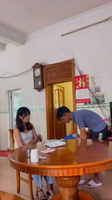 斗智斗勇的第二天搞笑沙雕@磁铁李飞(沙雕村)@大佬静.