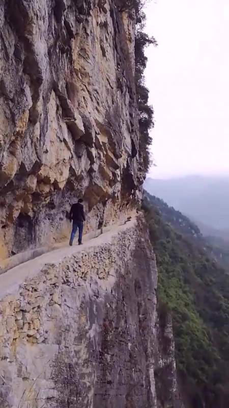 悬崖上的一条小路,你敢走吗