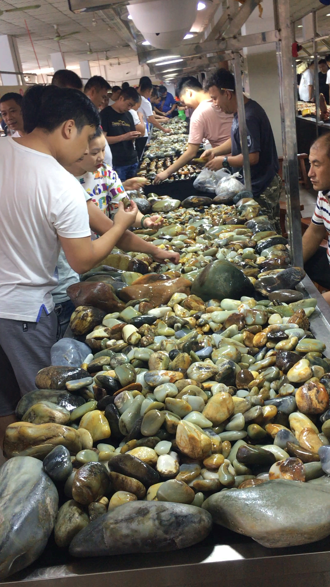 全中国最大的和田玉玉石批发市场