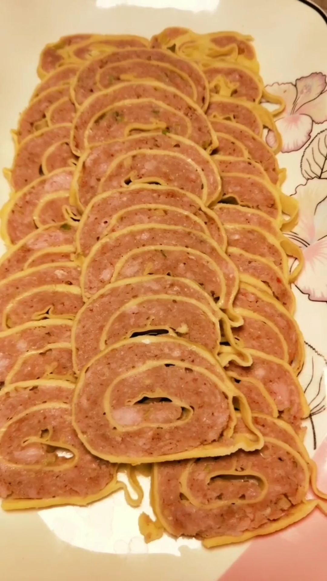 自制家庭美食#鸡丝肉卷这样做一点儿都不比饭店差.