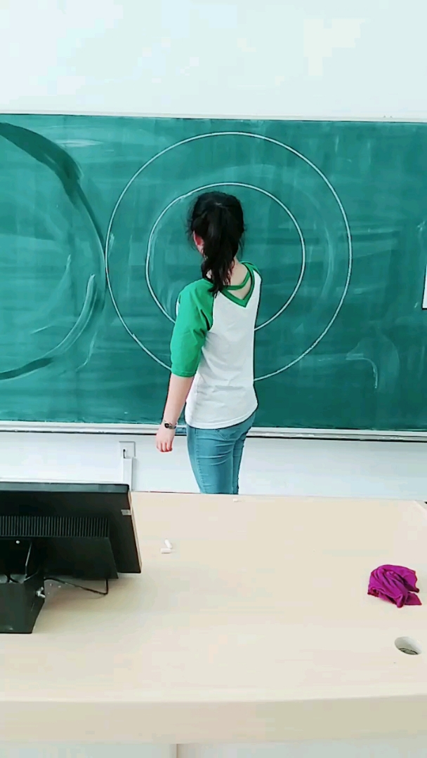 数学老师必备技能之徒手画圆