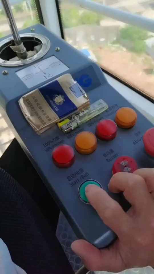 搞笑段子#塔吊之间原来这样沟通,长见识了,你知道吗?