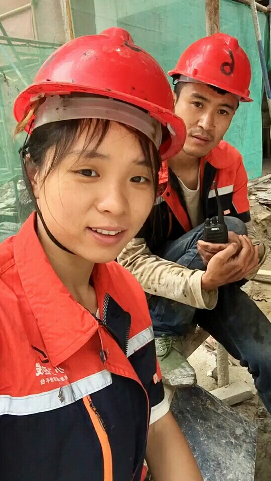 农民工夫妇搞拍摄