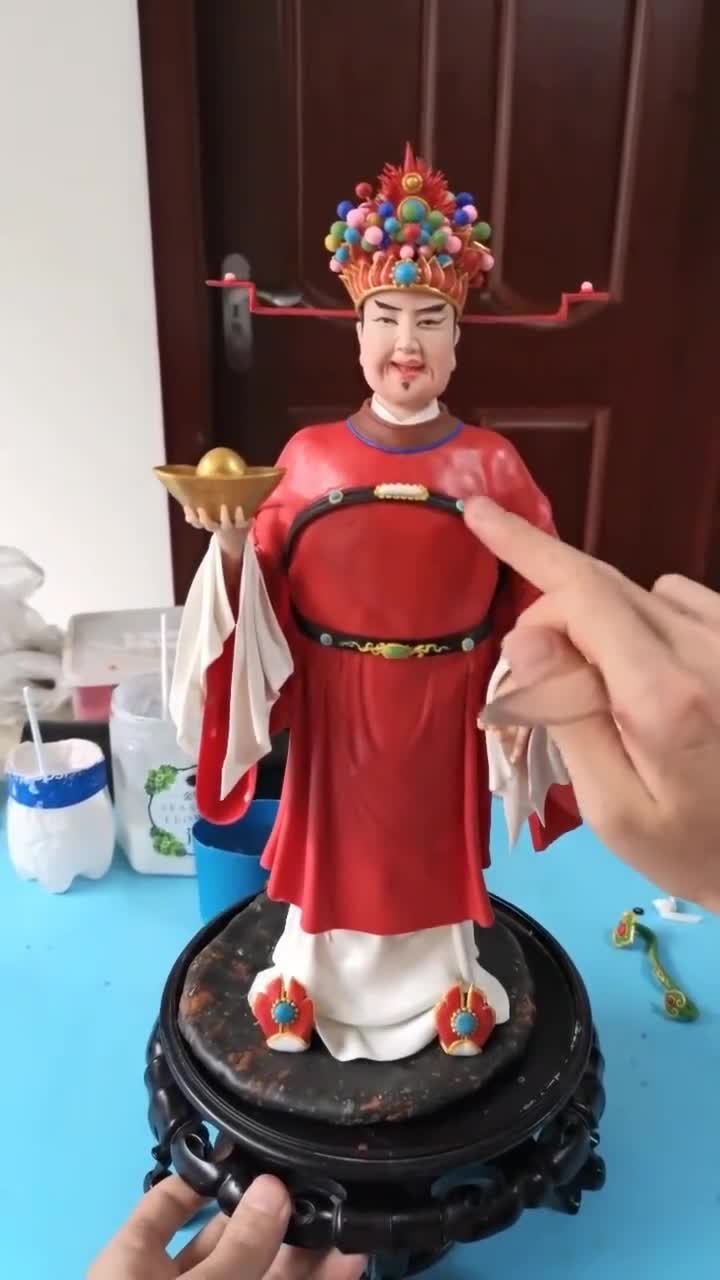 面塑大师:大师做的这个财神爷真喜庆,希望能给大家带来好运!
