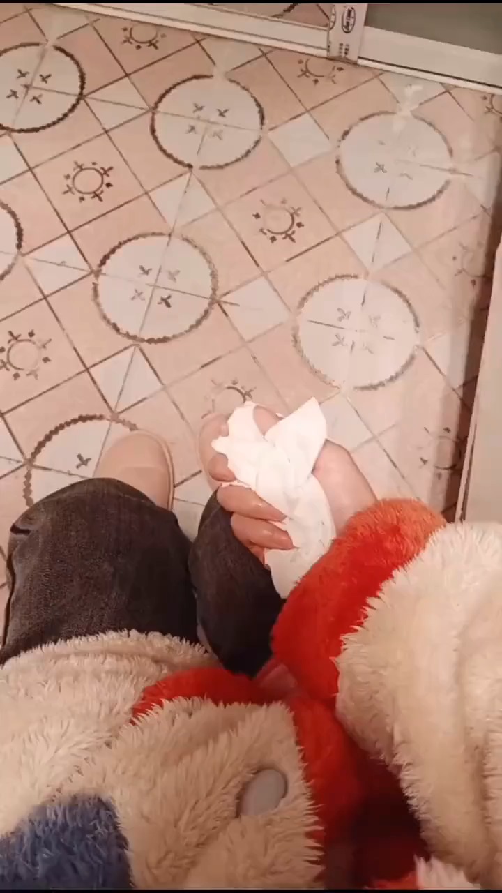 怀孕8个月的宝妈们你们上厕所都是怎么擦屁股的?