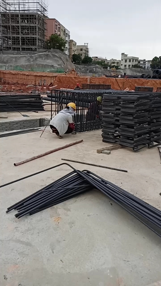 优秀如我#绑钢筋笼一百三十块一个!谁愿意来?关注我,关注全民小视频