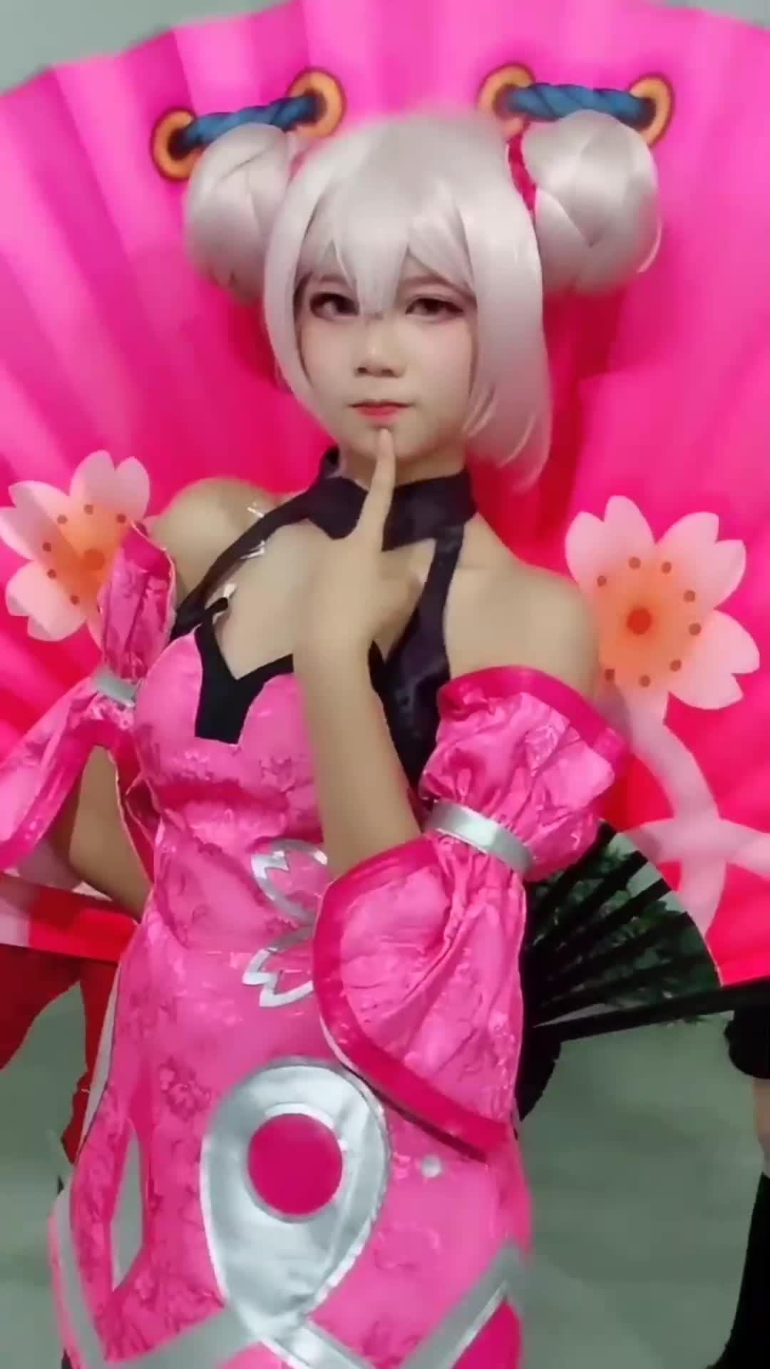 漫展cos秀漫展上的小乔小姐姐也太可爱了吧抱走抱走