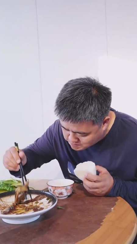 2021-08-16 搞笑强子的东北往事 相关推荐自动播放