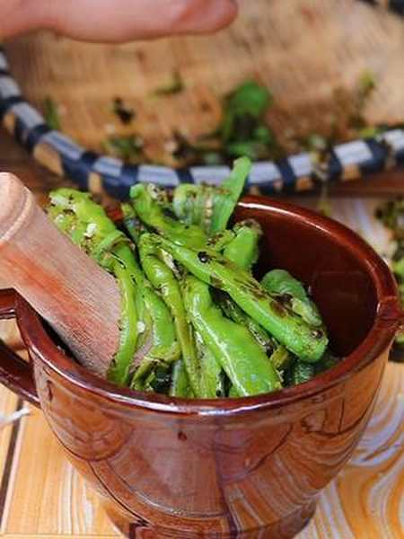 擂辣椒皮蛋家常菜下饭菜