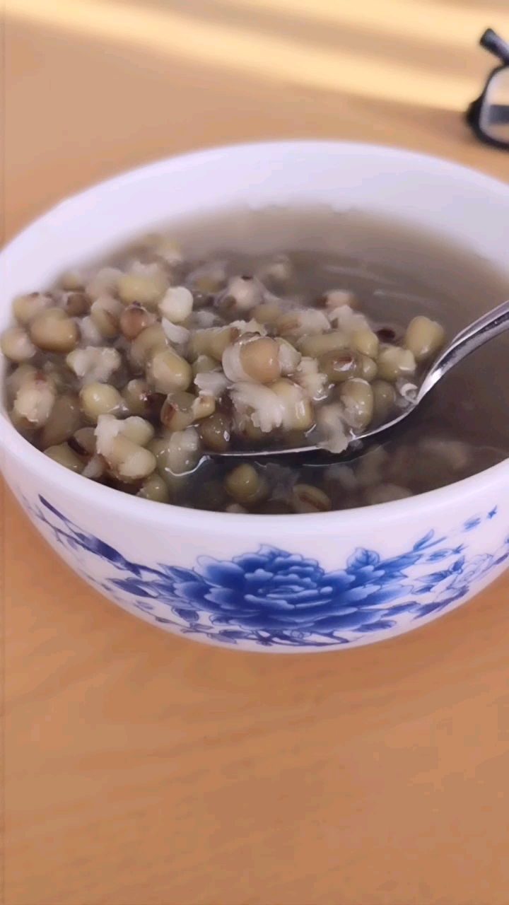 家里热  熬点绿豆汤