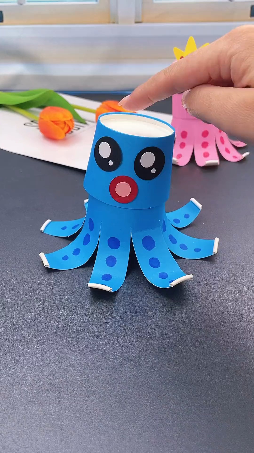 手工制作#用两只纸杯,做弹跳小章鱼,幼儿园手工-度小视