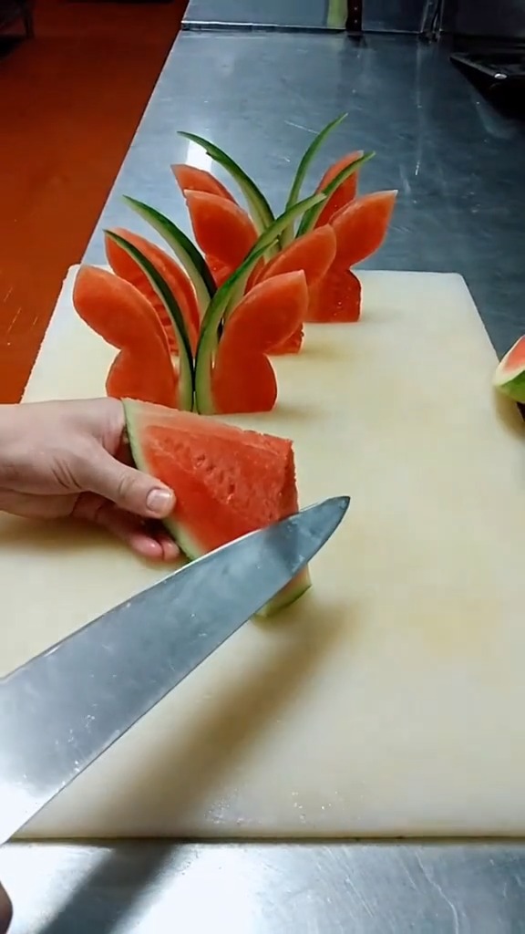 51_西瓜基础切法教程,做的不好,请大家参考_dy