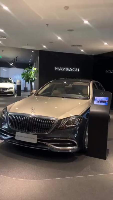 搞笑段子#2020款迈巴赫s680双拼色,豪华至极